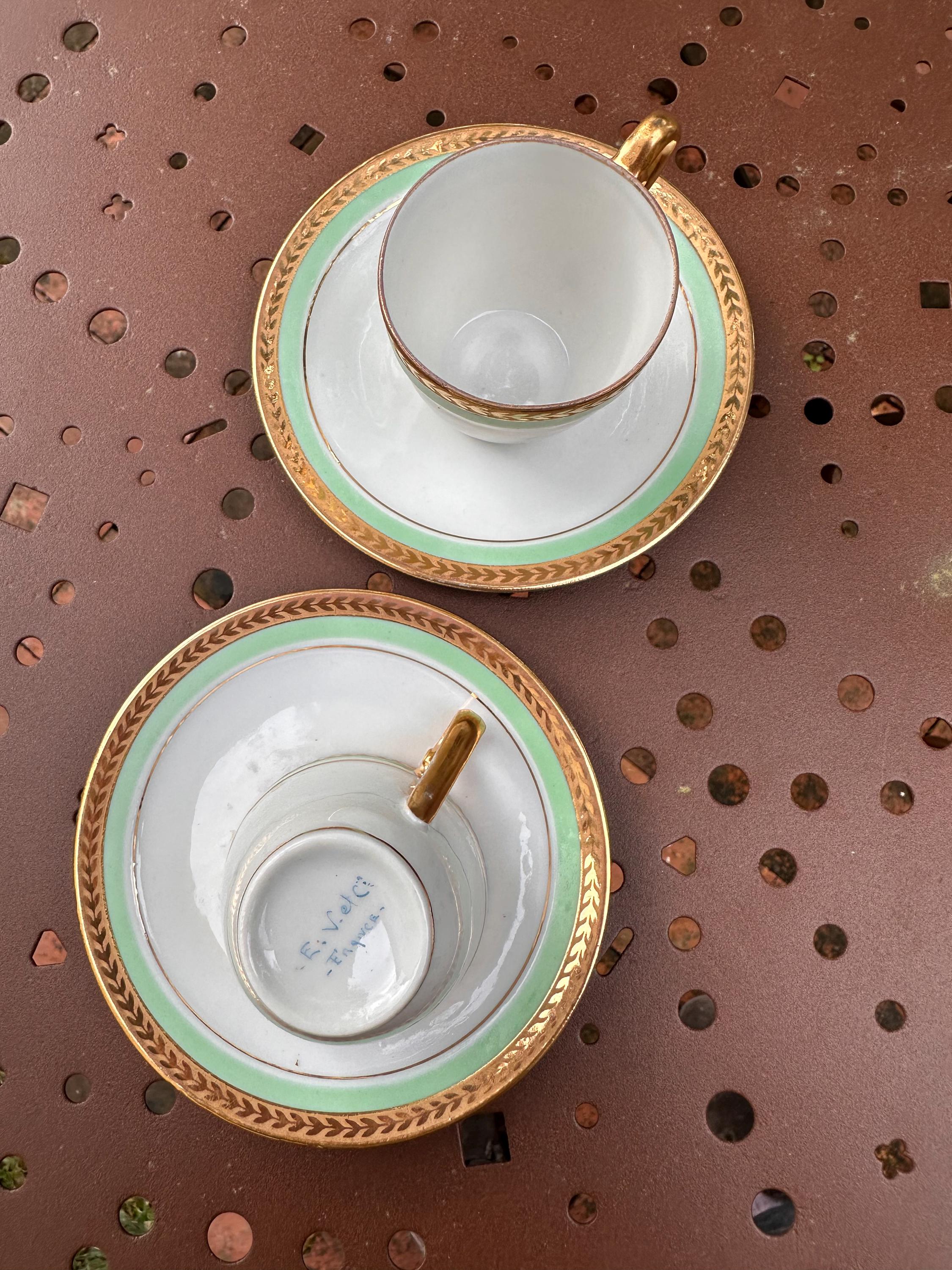 Duo de tasses à espresso anciennes E. Viel France – Vert d’eau et or