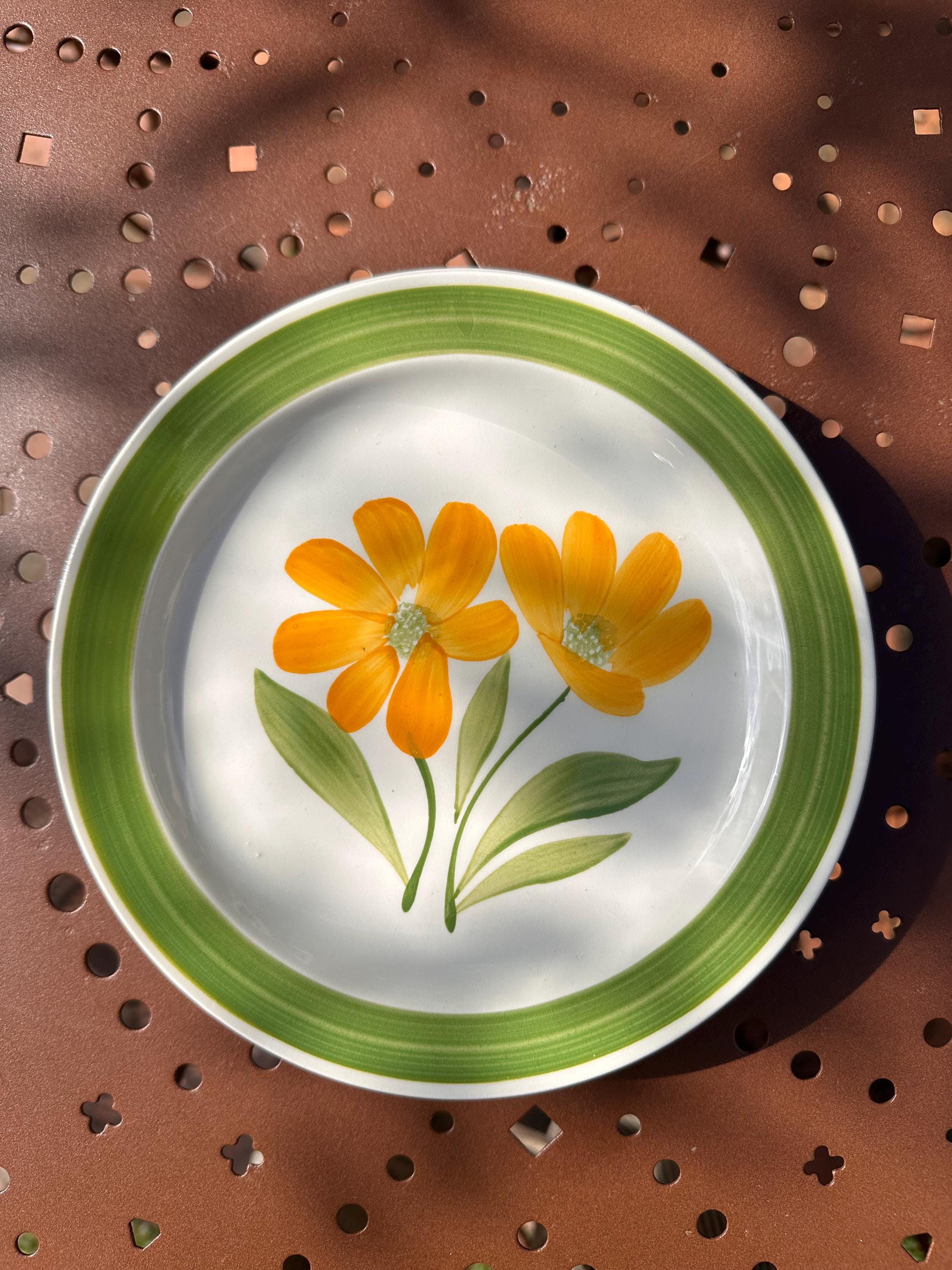 Lot de 3 Assiettes Vintage Années 70 "Décor Avallon", Fleurs Orange & Vert