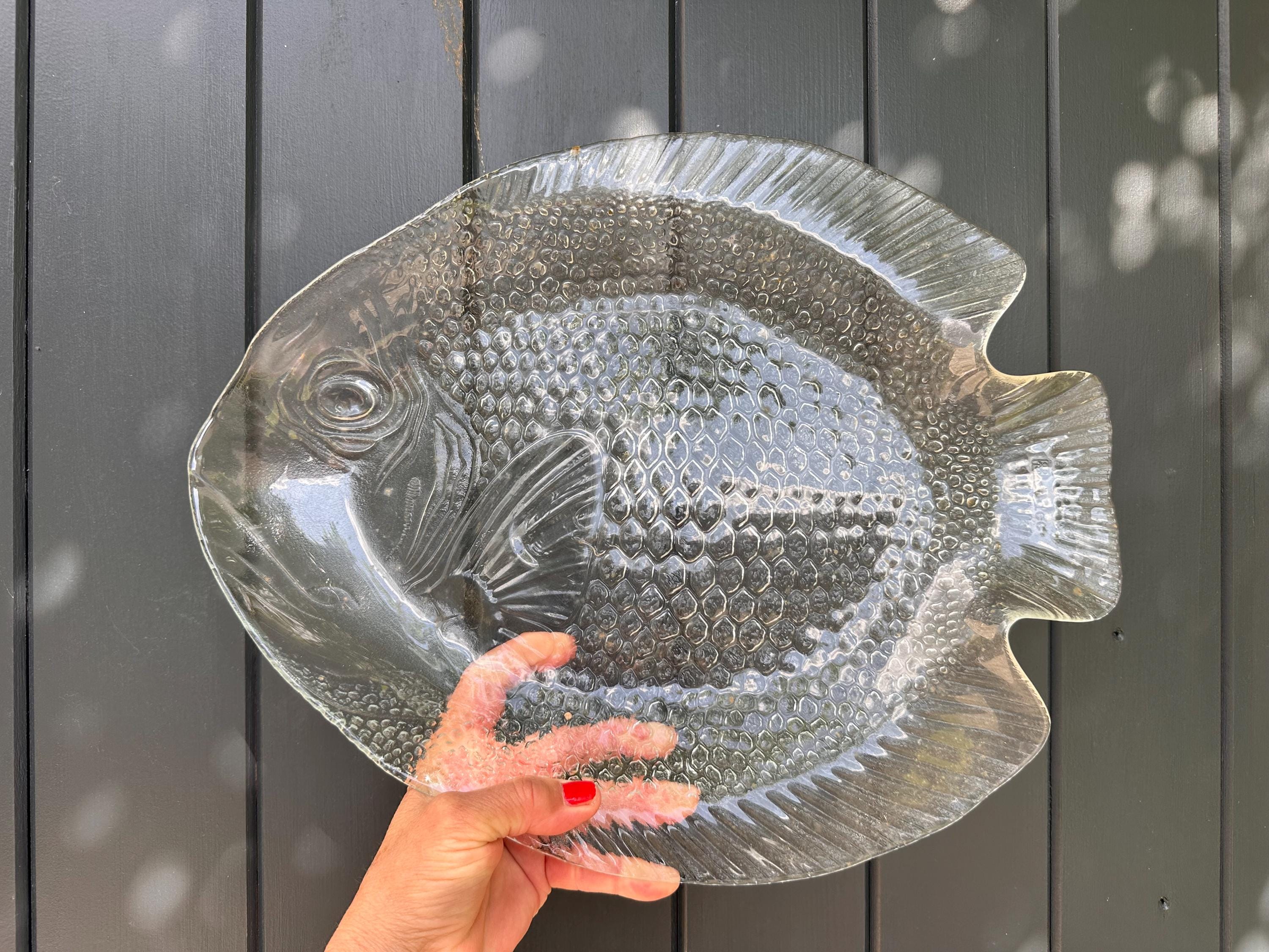 Vintage Arcoroc Fish Set – 1 large platter and 6 plates