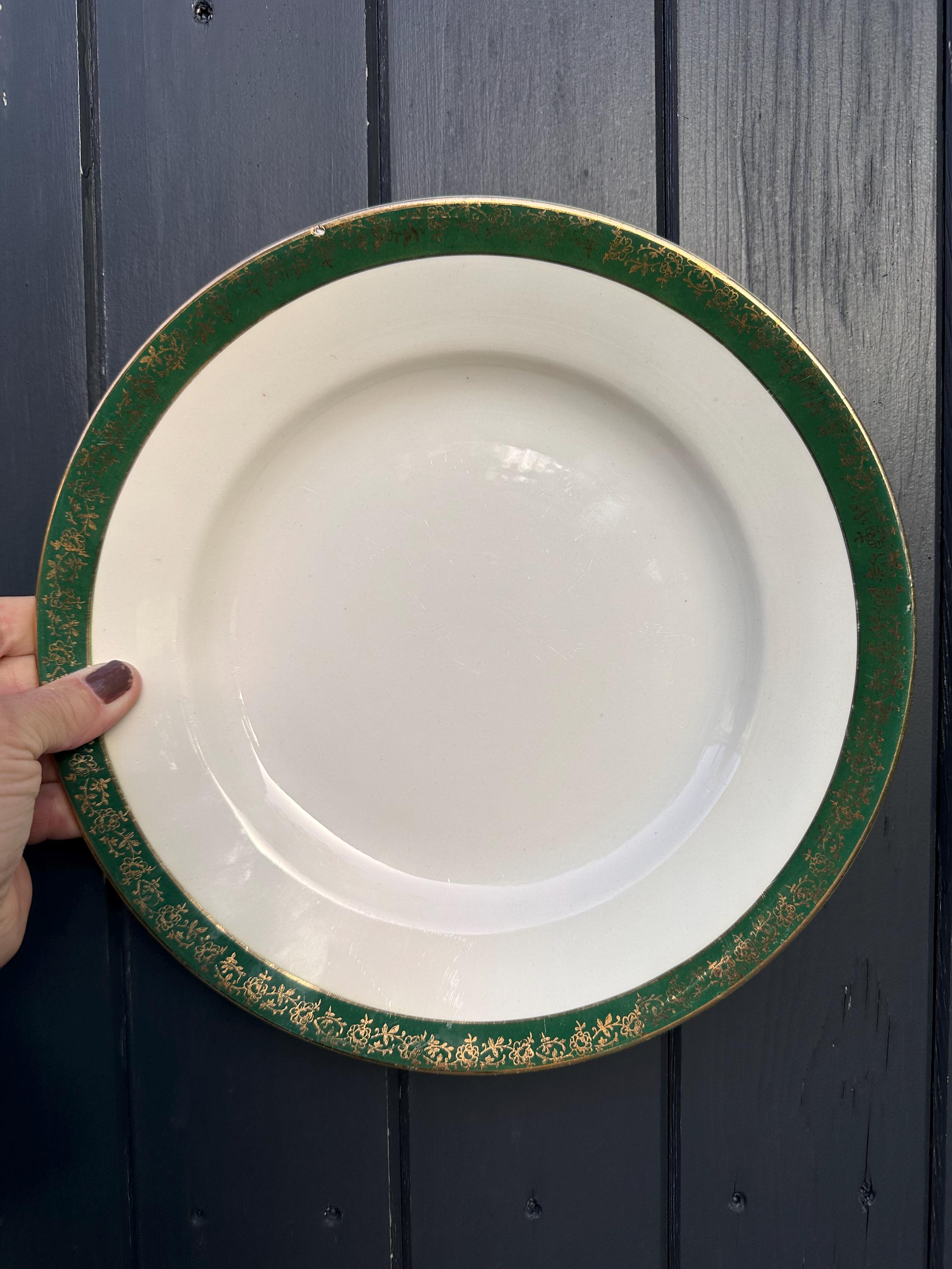 Grand plat de service Sarreguemines – Modèle Berry ancien