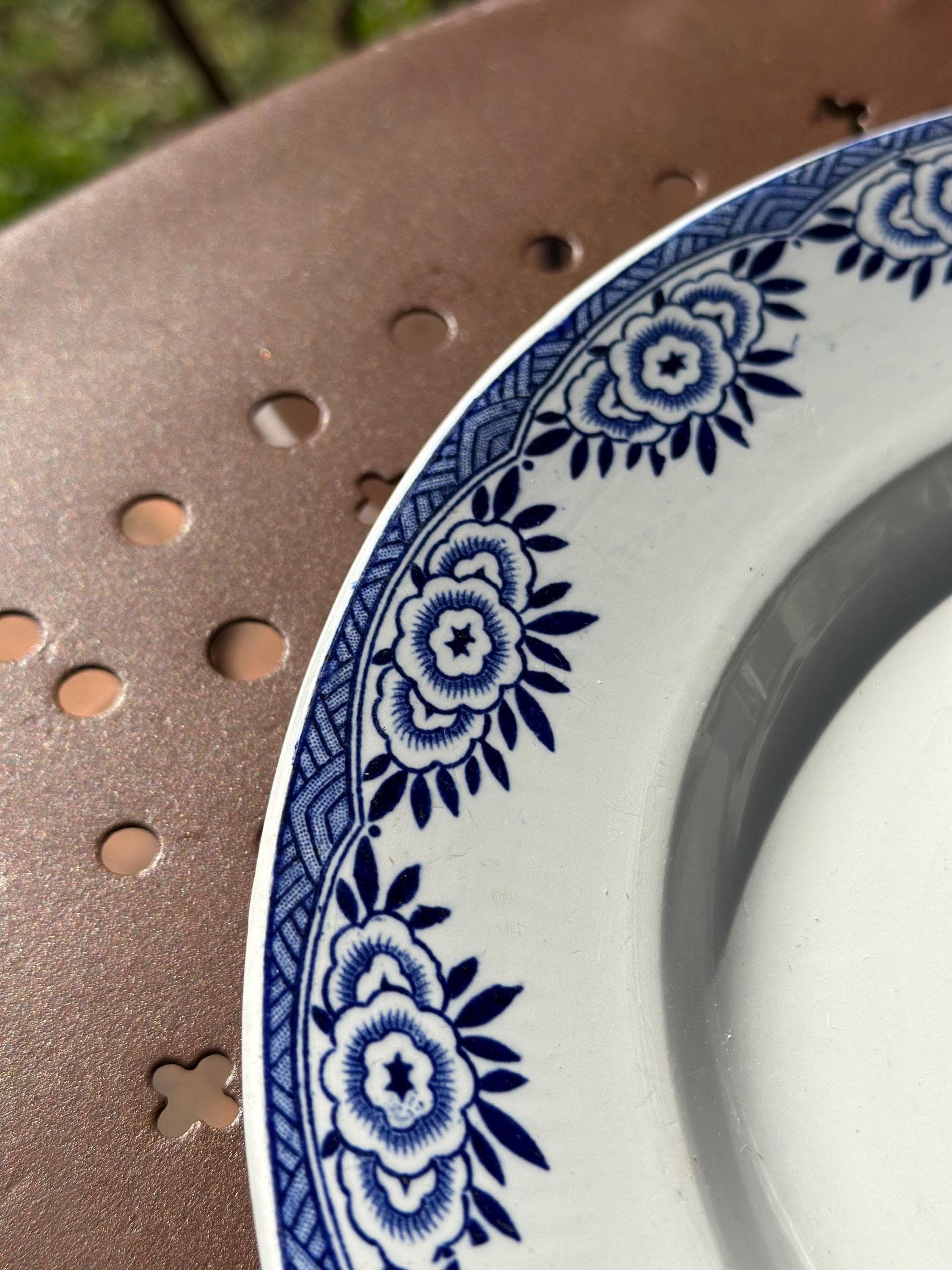 Grand plat rond ancien Sarreguemines – Modèle Capri