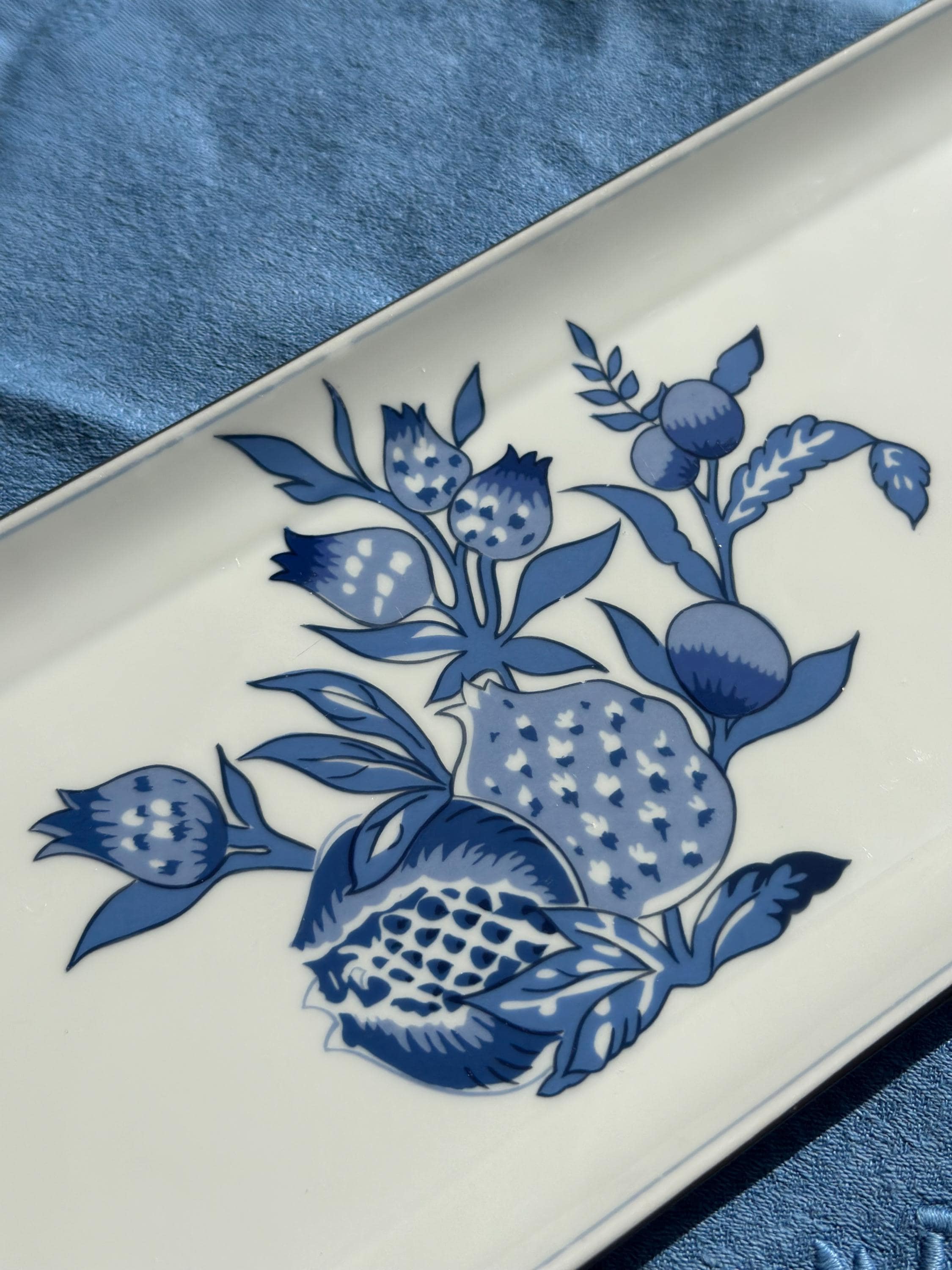 Deshoulières Porcelain Cake Platter – Bracieux model by Patrick Frey