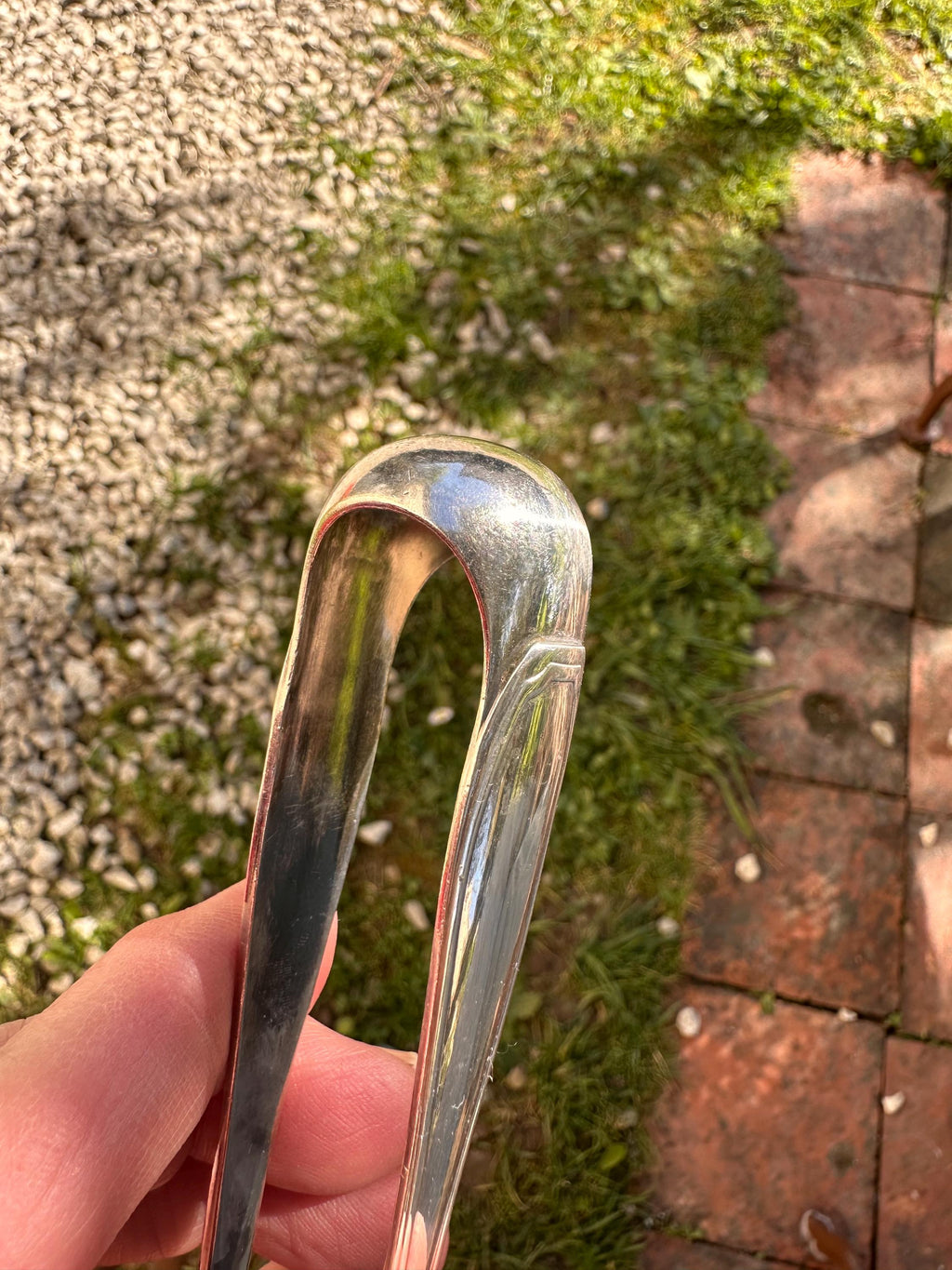 Pince à sucre en métal argenté Gundart – Style rétro