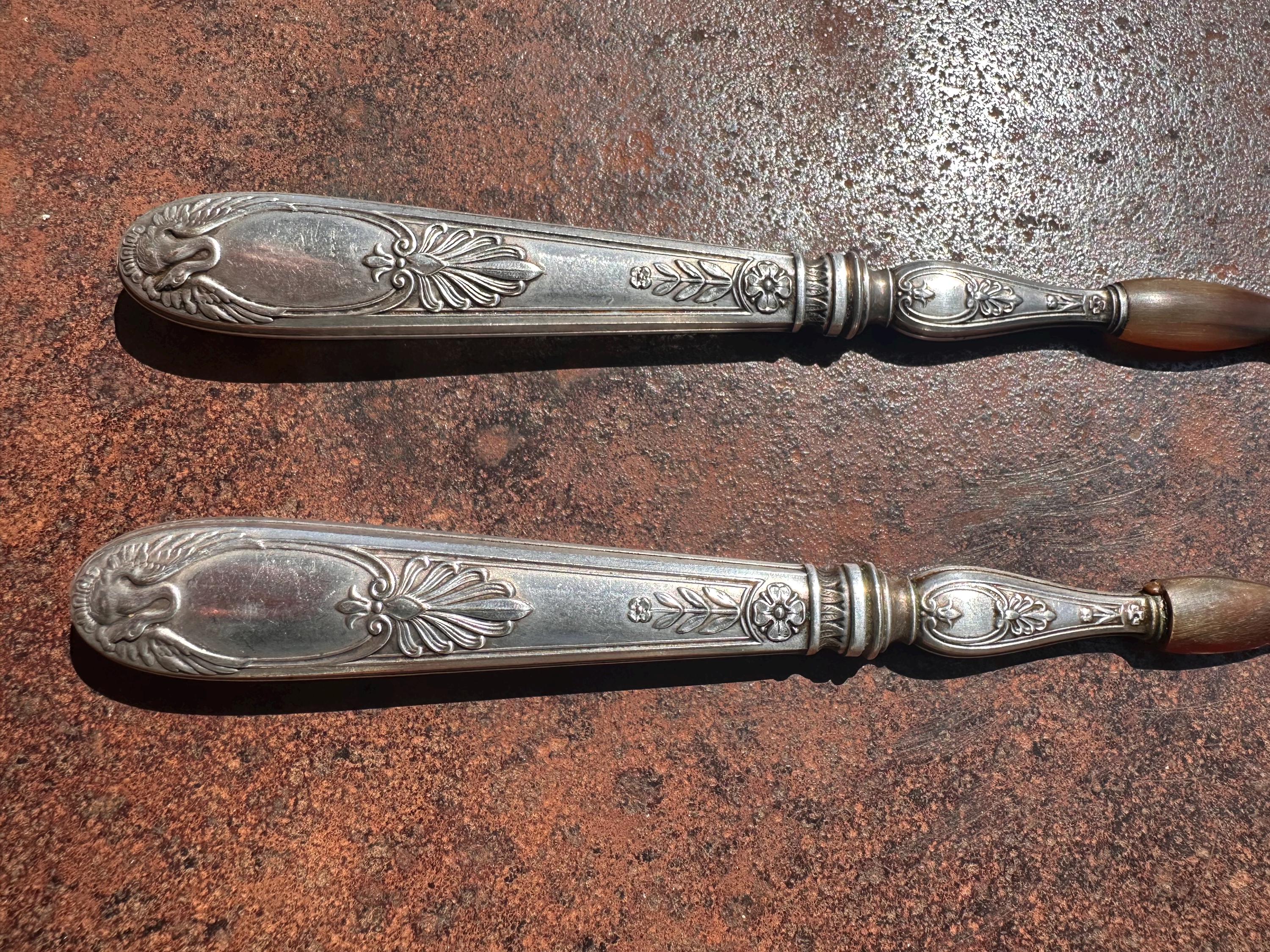 Antique salad servers with swan decoration – Silver-plated metal and horn
