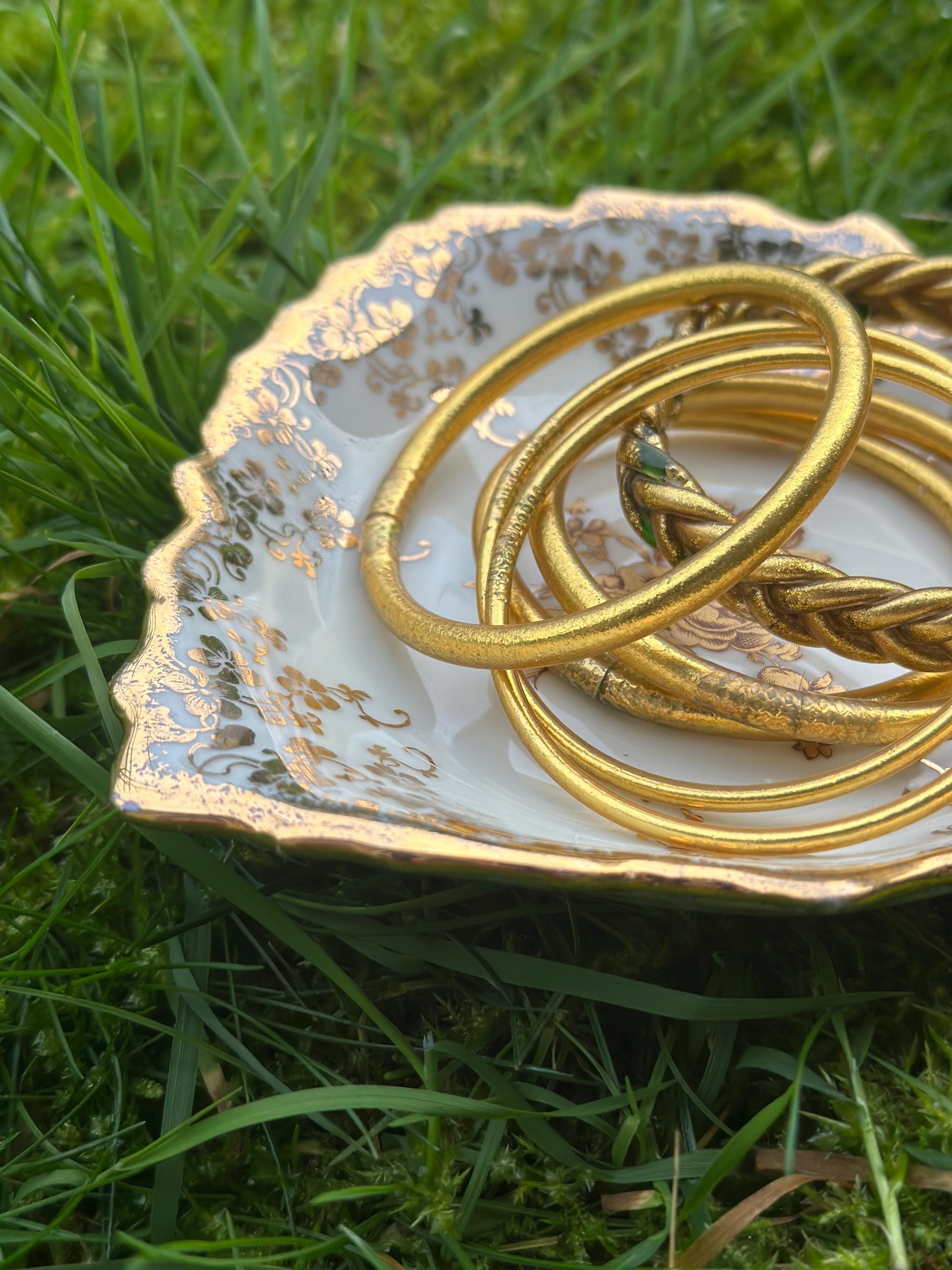 Limoges porcelain dish – Leaf shape and gilding