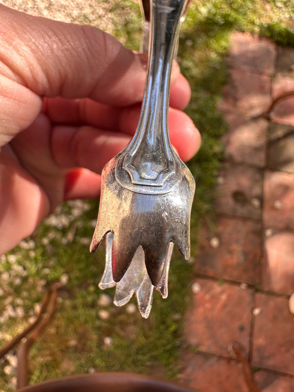 Pince à sucre en métal argenté Gundart – Style rétro