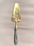 Pelle à gâteau ancienne en argent fourré et métal doré – Style Rocaille