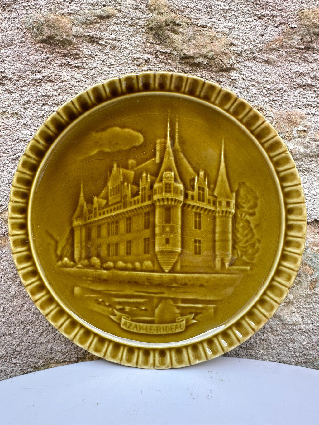Rare 12 Assiettes Gien France - Châteaux de la Loire - Édition Spéciale "Anjou Vinicole" - Céramique Vintage Vert Olive Miel