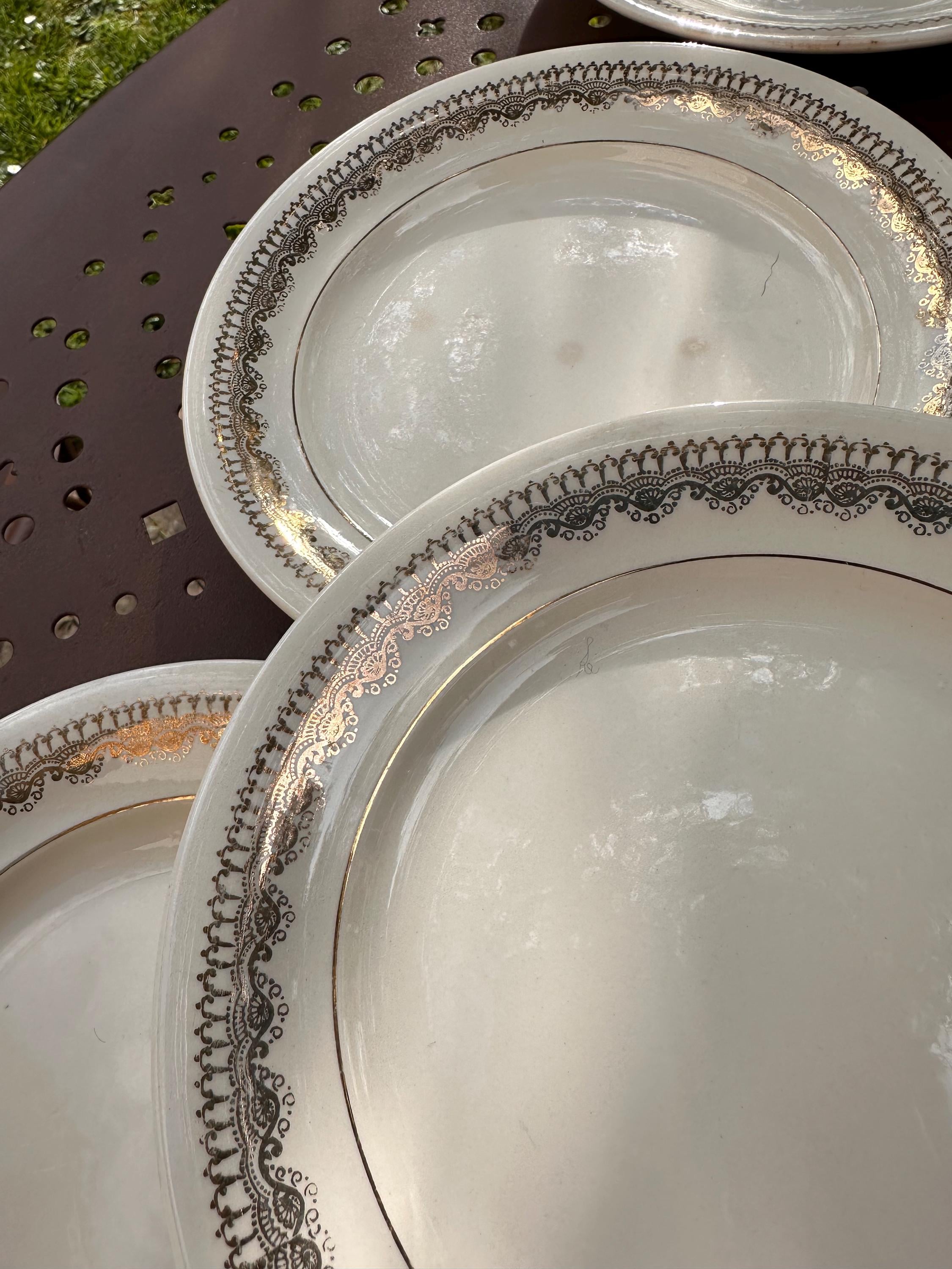 10 assiettes plates Villeroy & Boch – Frise dentelle dorée ancienne