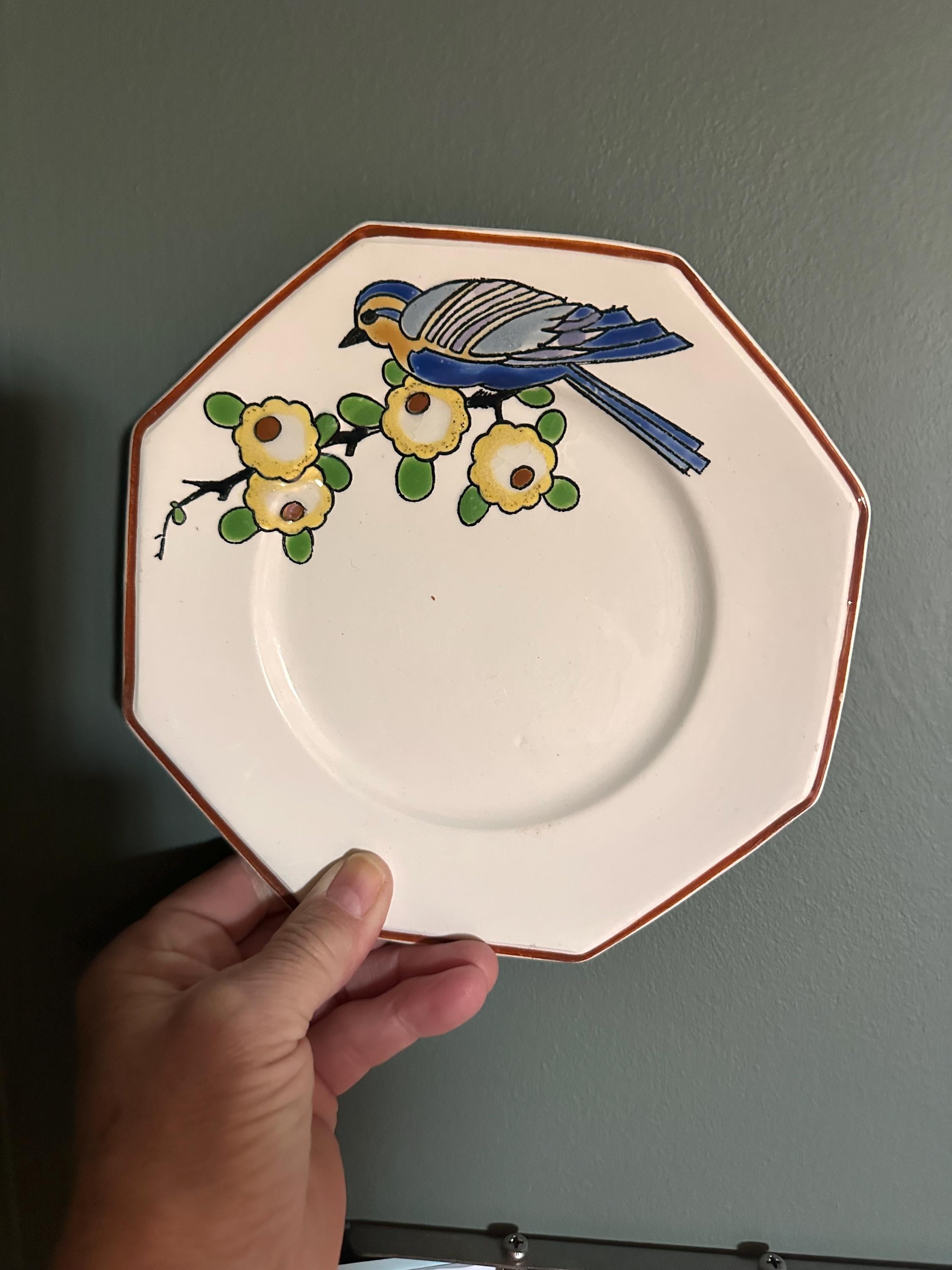 Assiette octogonale Longwy – Motif oiseau Art Déco