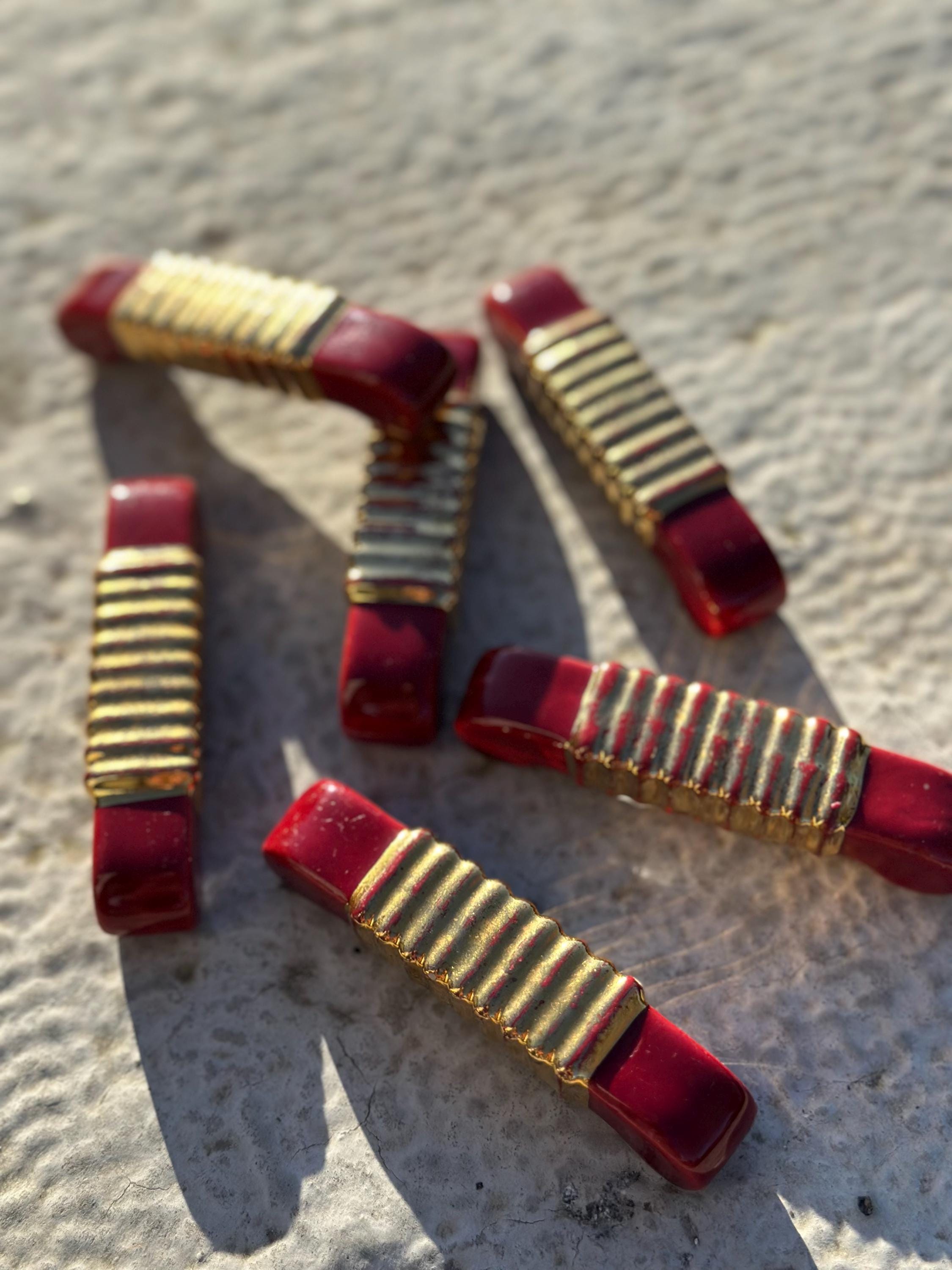 Lot de 6 Porte-Couteaux Art Déco en Céramique Rouge Sang et Or