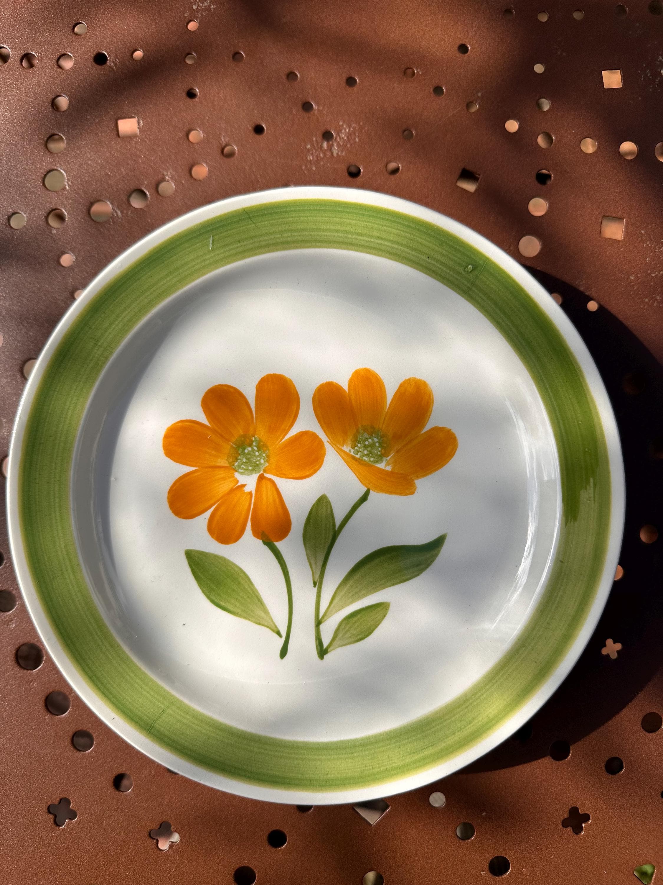 Lot de 3 Assiettes Vintage Années 70 "Décor Avallon", Fleurs Orange & Vert
